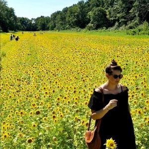 Meet your Posher, Dana